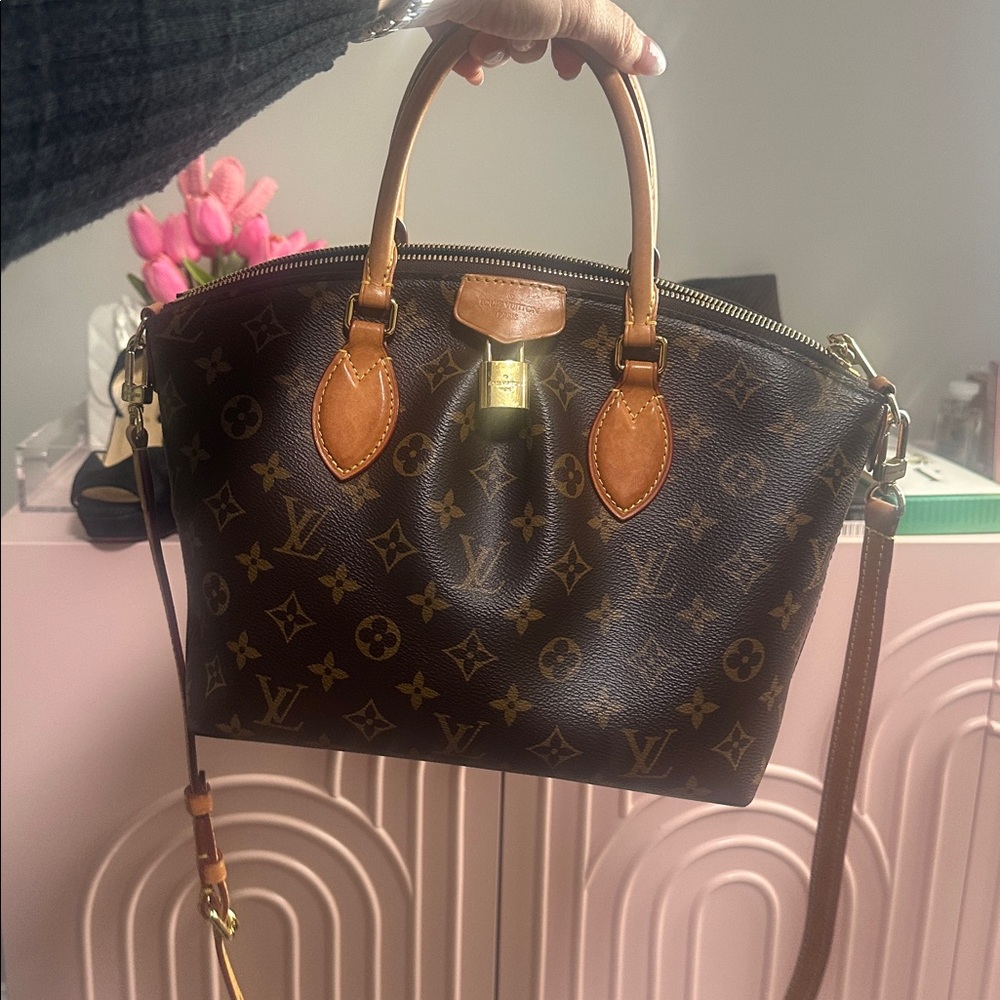 Louis Vuitton Crossbody